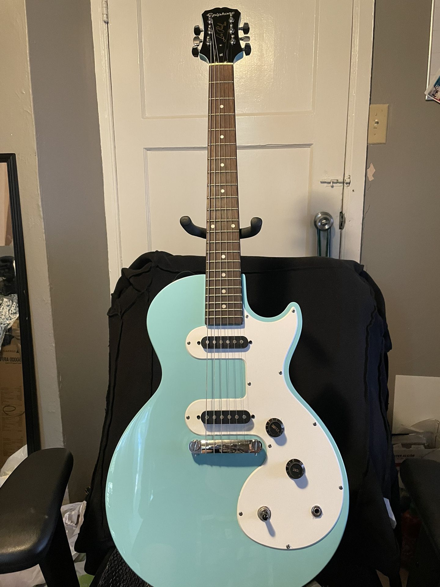 Starter Ephiphone Electric Guitar 