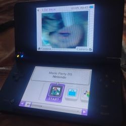 Nintendo DSI Dual Touch Screen With Camera 