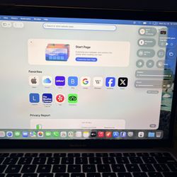 Macbook Air M1 13 inch 2020 Apple laptop  LIKE NEW