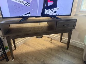 TV table with 1 Drawer and shelf