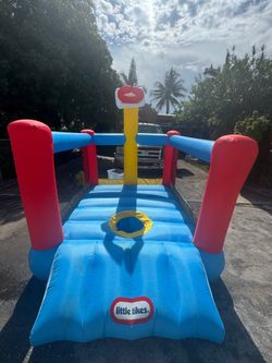 Little Tikes Slam and Dunk Kid’s Bouncy House