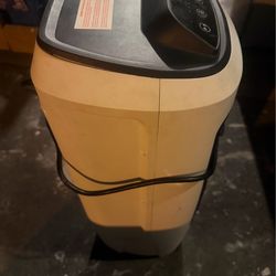 Evaporative air cooler