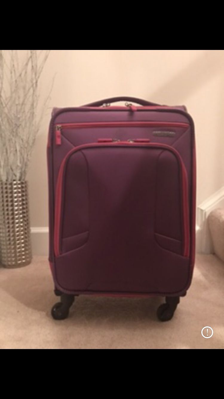 American Tourister Luggage 21 inches