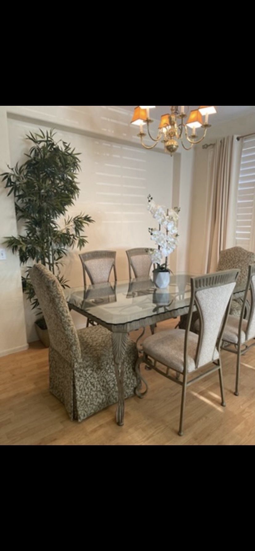 Beautiful Six Piece Dining Set