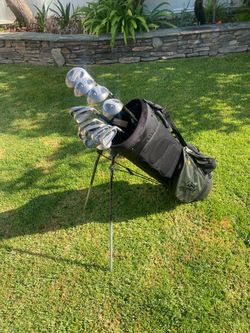 Low Cost Gd. Cond. 14 Complete Golf Club Set W/ Bag