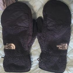 Women's Medium North Face Mittens