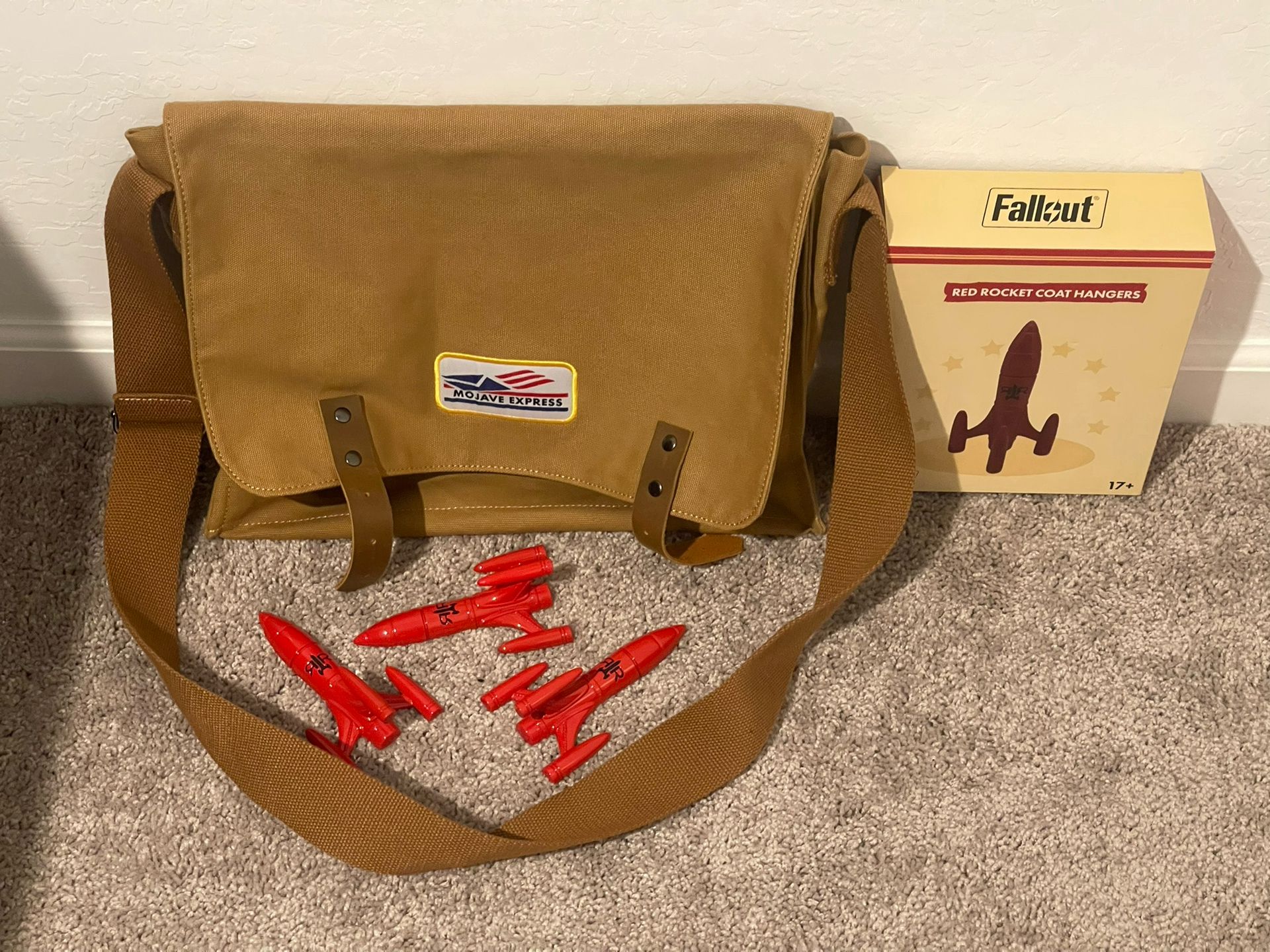 Fallout Mojave Express Messenger Bag w/ Red Rocket Coat Hangers
