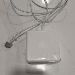 Apple MacBook magsafe 2 charger
