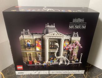 New Retail Sealed LEGO Icons Natural History Museum 10326