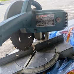 Used Makita Miter Saw In Working Condition 