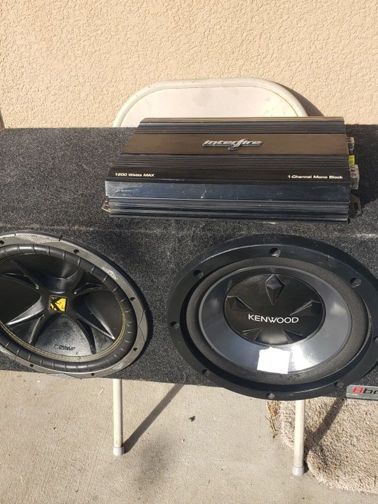 Speakers: one Kicker and one Kenwood. The Kenwood is slightly damaged but works fine. Amplifier: Interfire 1200 Watts
