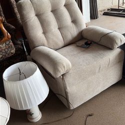 Like New Smallish Recliner