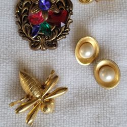 Quality Vintage 4-Piece Rhinestone Brooch/Pin Set