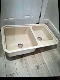 sink 32 W x 22 L x 9 D inches