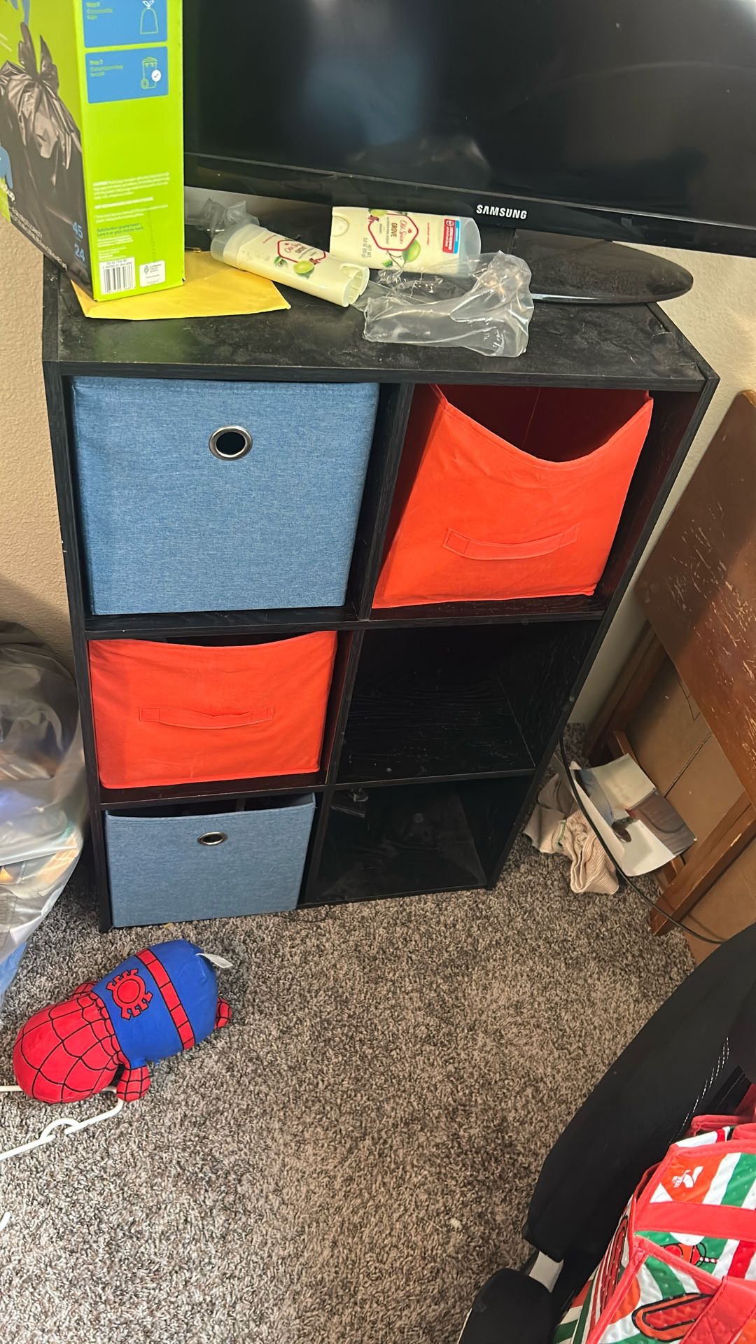 Dresser Stand