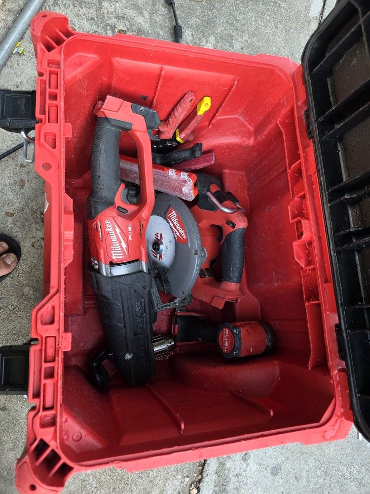Herramientas Milwaukee m18
Brushless