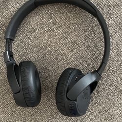 JBL Handphones Really Good Hearing 