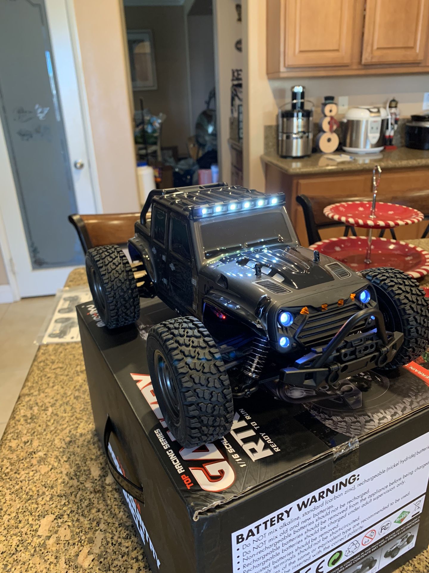 Brand New 1/16 Scale Rc 4x4 Jeep