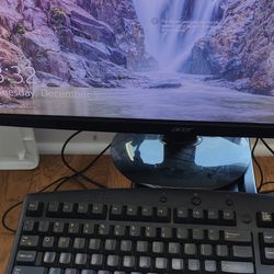 Intel i5 PC Dell Mid Size Desktop 