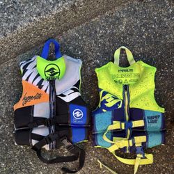 Hyperlite Kids Life jackets / Lufe Vests—size M—very Light Use, Pristine! 