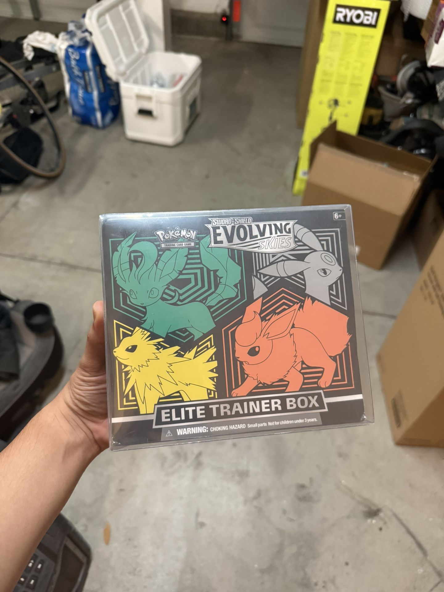Pokemon Evolving Skies ETB
