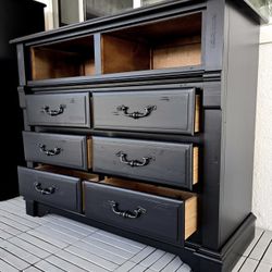 Dresser /tv Stand 
