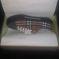 Burberry Shoes  Size 12
