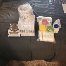 Scentsy Kit  MAKE OFFER!