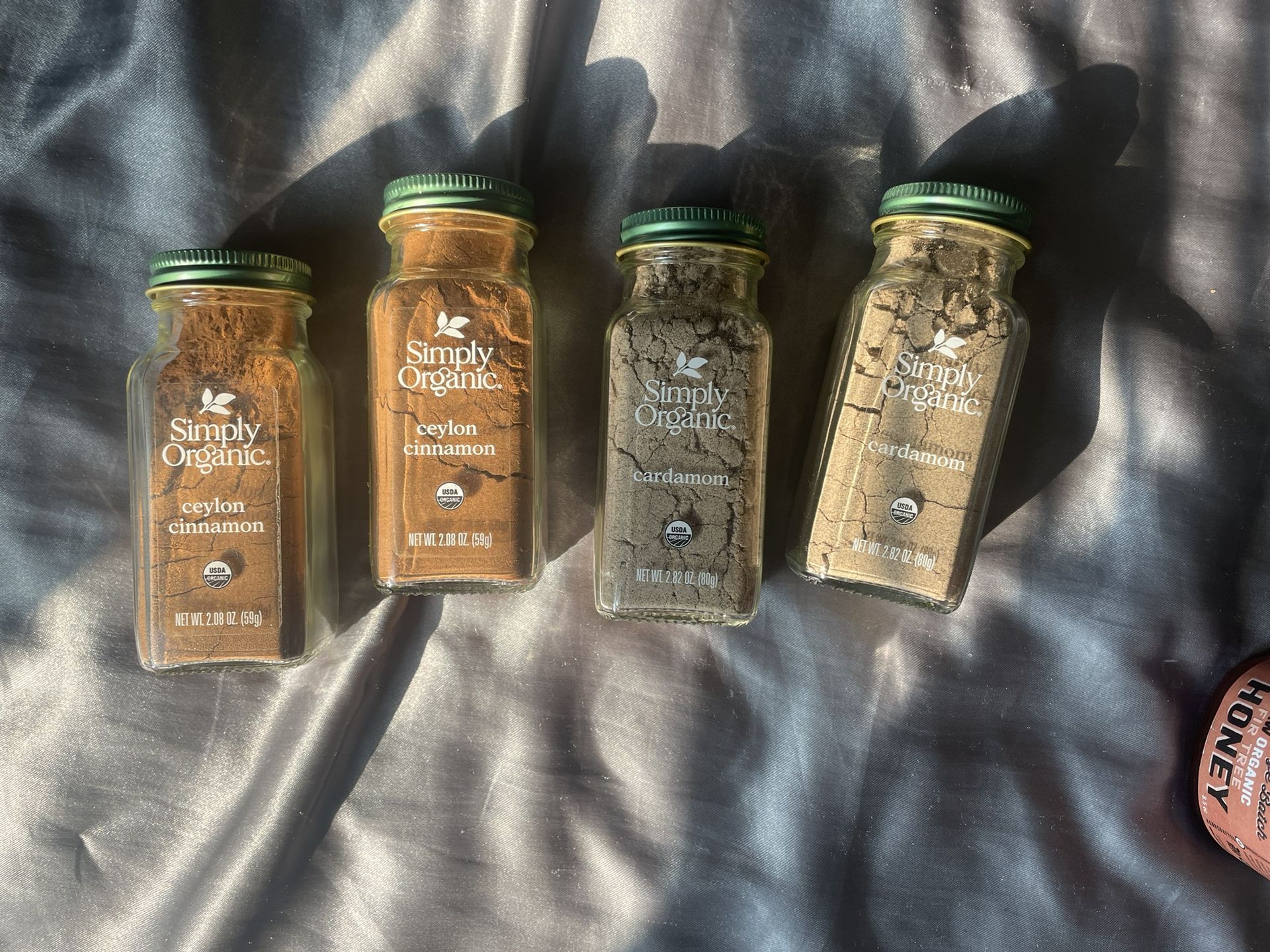 NEW UNOPENED Simply Organic Ceylon Cinnamon & Cardamom