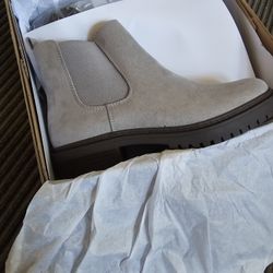 JUSTFAB Nolan Chelsea boot, women's size 8, NEW IN BOX