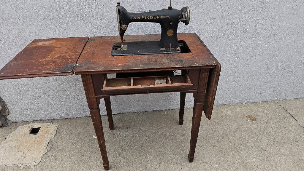 Singer Sewing Machine