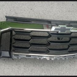 Chevy Equinox Grill, 25-26