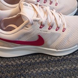 Women's Nike Sneakers 