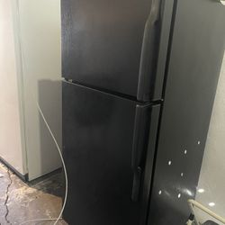 Refrigerator with ice maker works great. We sell all the time. Delivery Extra 