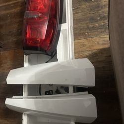 2015-2020 OEM SUBURBAN TAHOE YUKON REAR TAIL LIGHT MOLDING PILLAR TRIM and driver side taillight