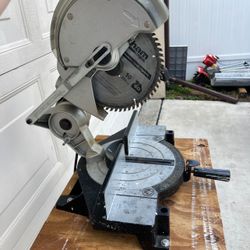 Black & Decker 1710 10 Inch Corded Miter Saw + Table 