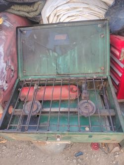 Vintage camping stove Coleman in good condition