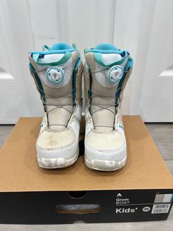 Burton Junior Grom BOA Snowboard Boots – Size 3K