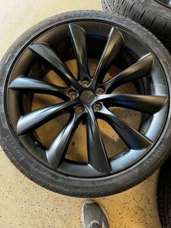 Tesla Model X 22” OME Onyx wheels & Tires