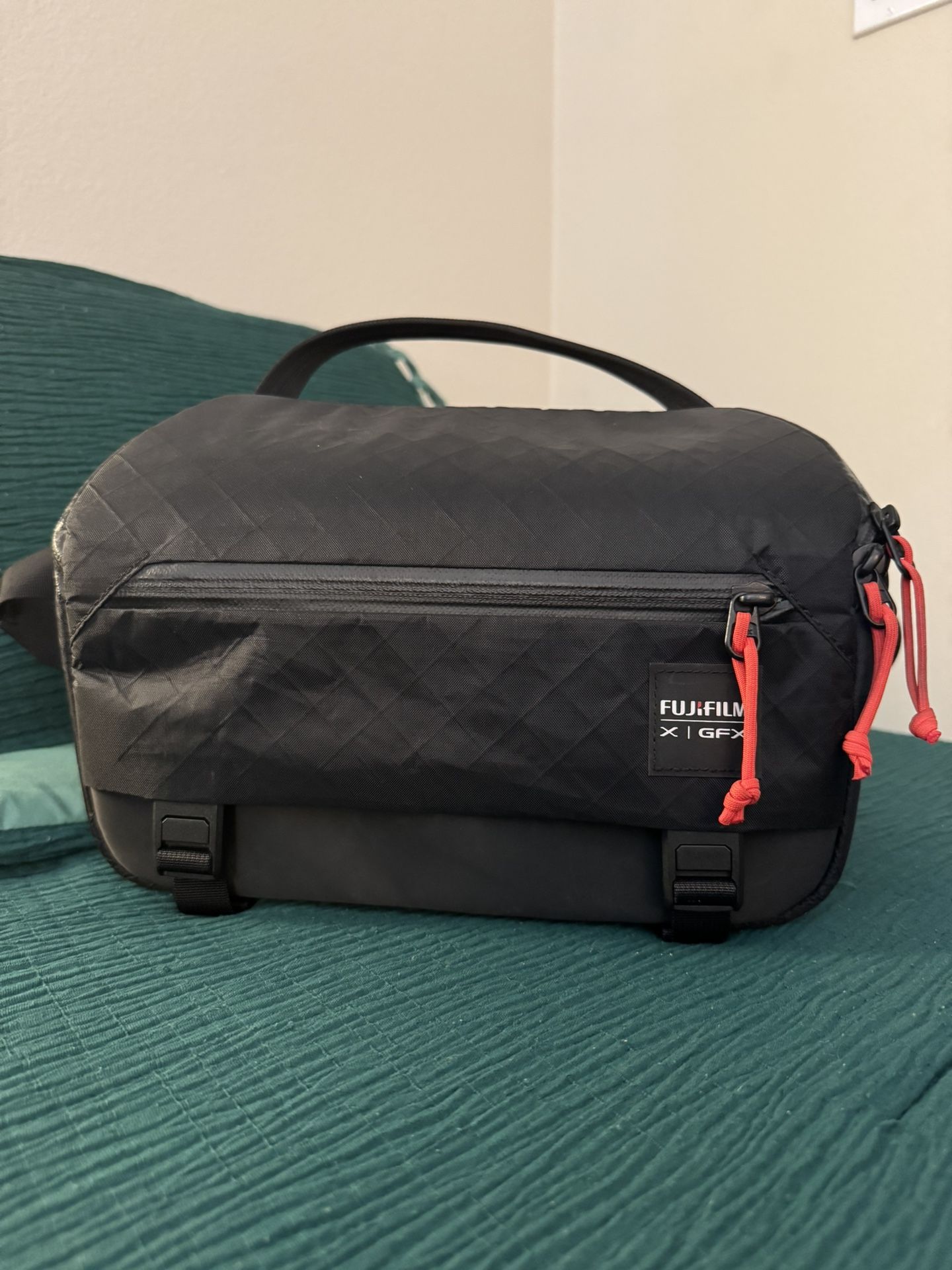 MOMENT X FUJIFILM RUGGED CAMERA SLING - 6L