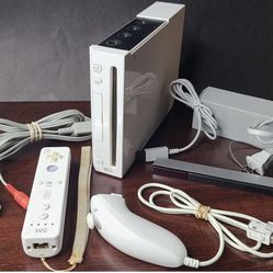 Custom Wii With Almost 300 Vintage Games Built In