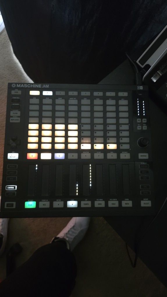 Native Instruments Maschine JAM