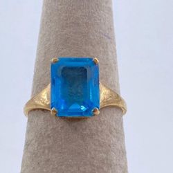 10k Solid Gold Topaz Ring Size 6.75 (2.3g)