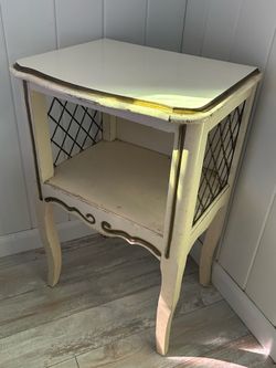 Vintage French Provincial Nightstand Accent Side Table Cream Gold 27" tall Mid Century DIY project