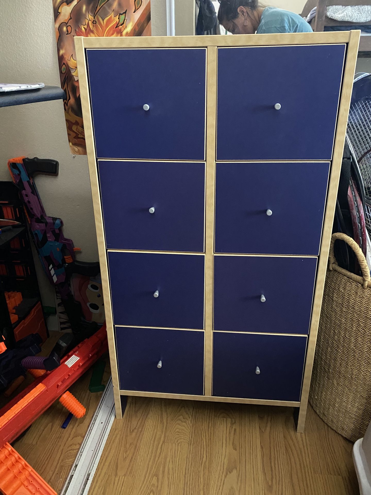 Dresser With 8 Drawers