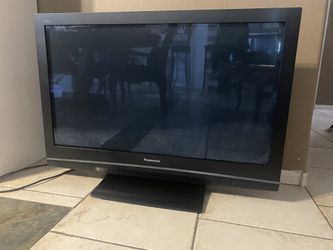 42” Panasonic TV