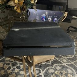 PS4 Slim 
