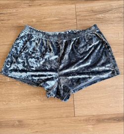 Victoria's Secret Pink velvet pajama shorts size medium