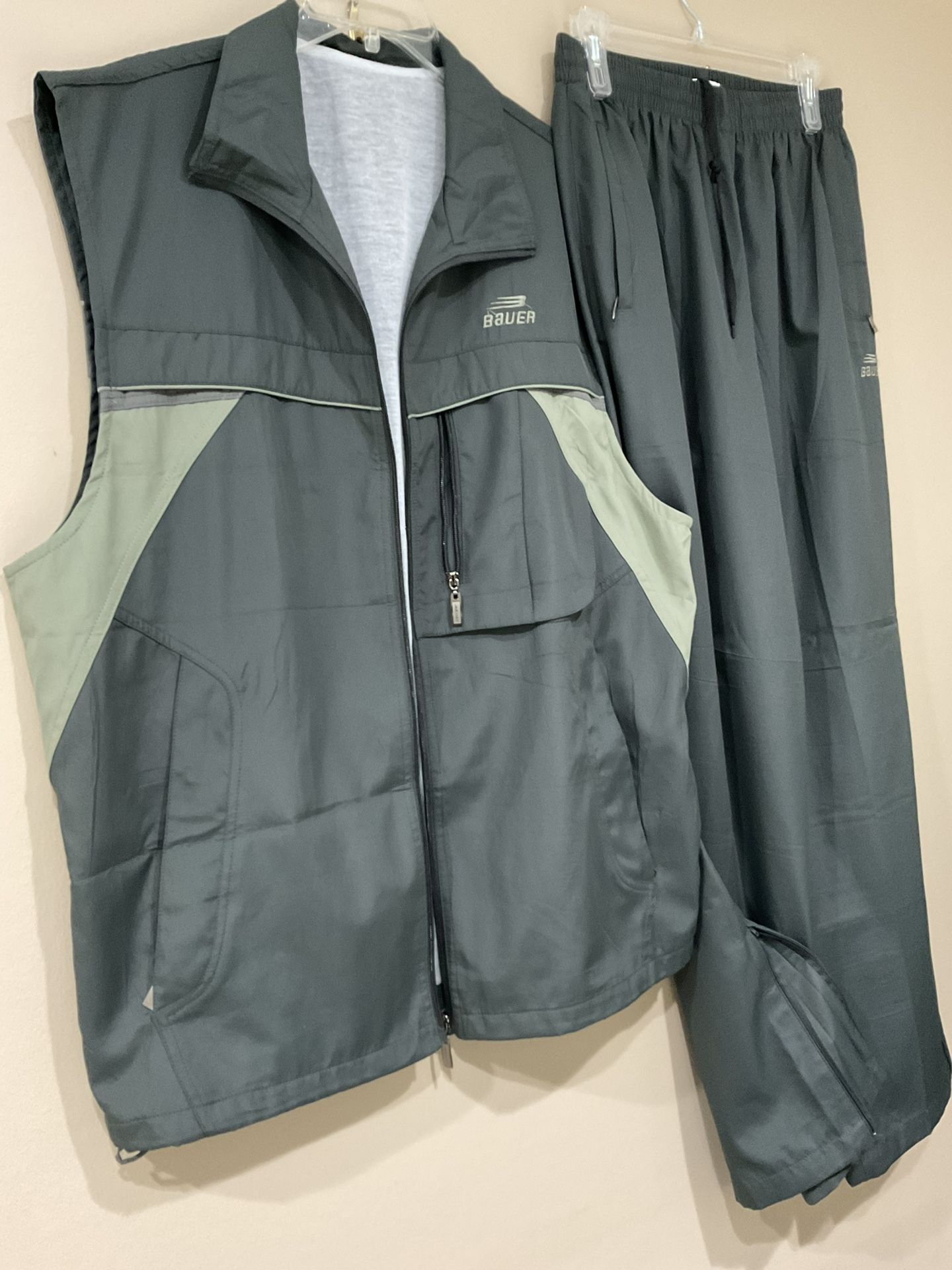 NWOT 2 Pieces Men’s Khaki Lined Vest & Pants Casual Set, Size L