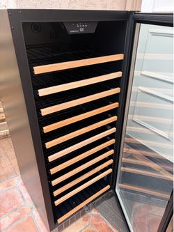 FREE Edgestar 111  Bottle Wine Fridge  CWR1212SZ